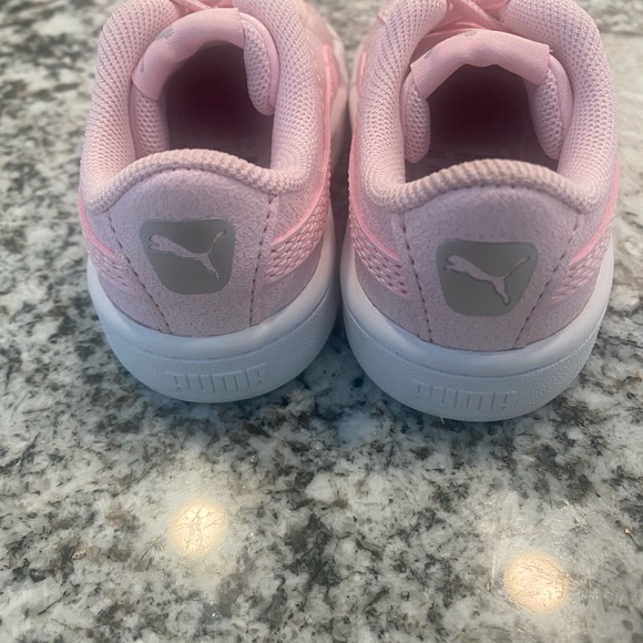 Pink Pumas Kids Size: 4 - Picture 3 of 4